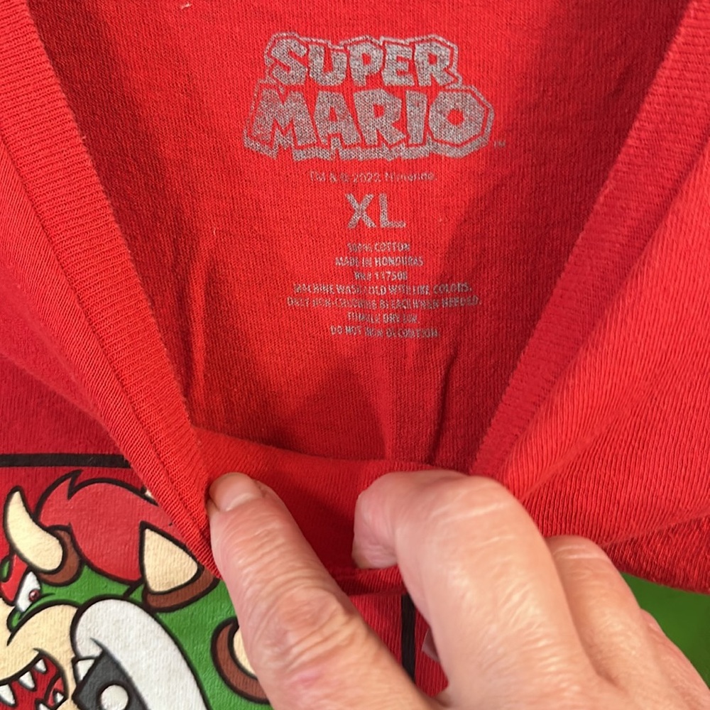Super Mario T-shirt in size XL - Picture 2 of 3